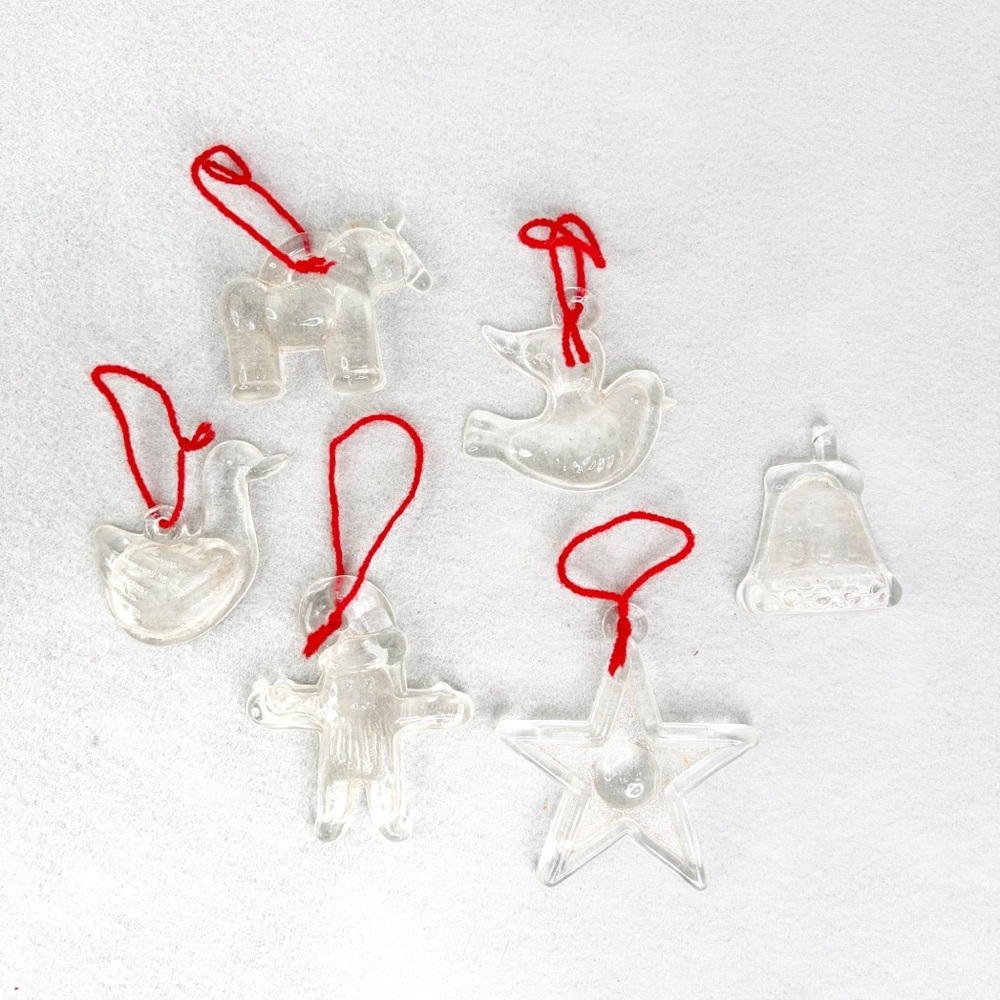 Vintage Kosta Boda Holiday Christmas Glass Ornaments Lot Of  6 One Broken Read